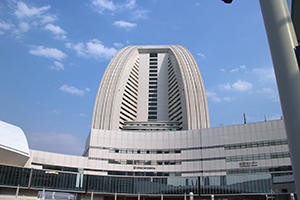 JRC2014の会場全景 右が会議センター，左が国立大ホール