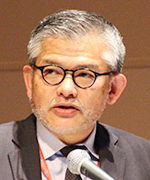 講演を行う戸口田淳也氏