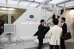 トモシンセシス撮影にも対応するデジタルX線画像診断システム「FUJIFILM DR BENEO- Fx」