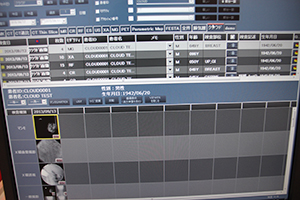 「XTREK F.E.S.T.A」のモニタ画面。クラウド上の画像もワンクリックで表示することができる。