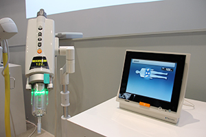 「PRESSPRO GEO-150」。ヘッド側のディスプレイにも造影剤のさまざまな情報が表示される。