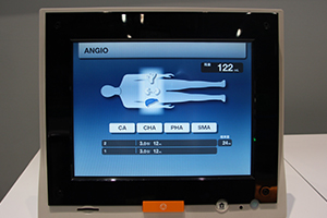 ユーザーインターフェイスの操作性は「DUAL SHOT GX7」と統一。プロトコールを選ぶだけで造影剤の注入を行える。