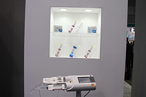 第一三共ブースでもソナゾイドと並べて展示されていた。