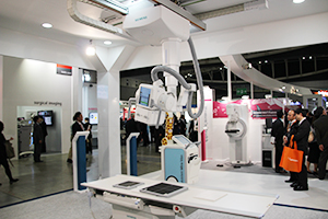 新型ワイヤレスFDを統合したフルオートX線撮影装置「Ysio Max」