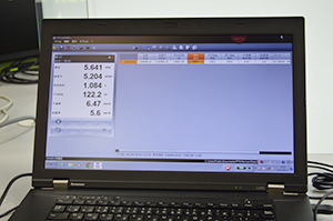 計測データはUSB接続で容易に専用ソフトウエアへ取り込み