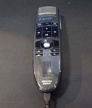 無線のマイク型音声入力デバイスSpeechMike Air LFH3000