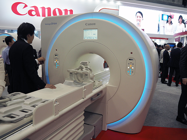 3Tに匹敵する高画質を可能にする1.5T MRIの新製品「Vantage Orian」