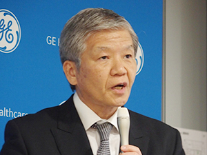 成長戦略発表会で講演する国立循環器病研究センターの小川久雄理事長