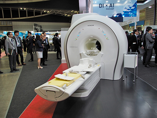 新製品の1.5T MRI「ECHELON Smart Plus」