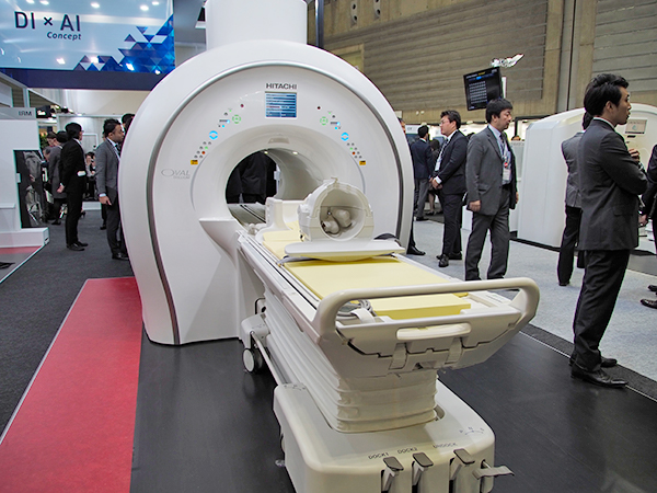 高機能アプリケーションを搭載した3T MRI「TRILLIUM OVAL Cattleya」