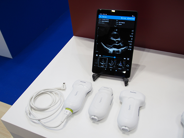 3種類のトランスジューサをラインアップした携帯型超音波診断装置「Lumify」