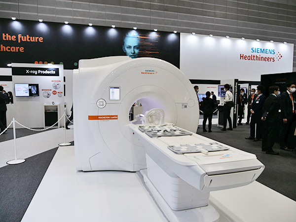 “BioMatrix Technology”搭載の臨床用ハイエンド3T MRI「MAGNETOM Lumina」
