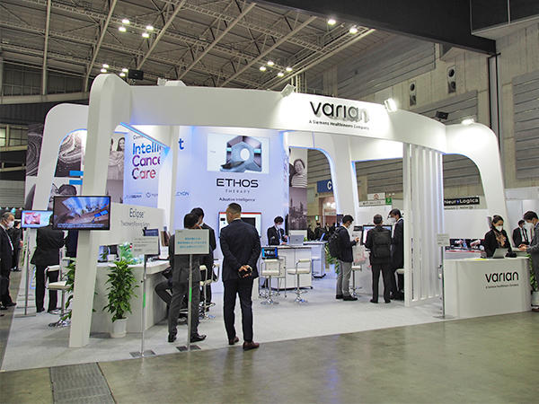 バリアンメディカルシステムズブース
