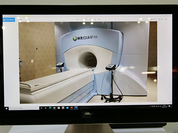 0.35T MRIを組み込んだMRリニアックシステム「MRIdian Linac」