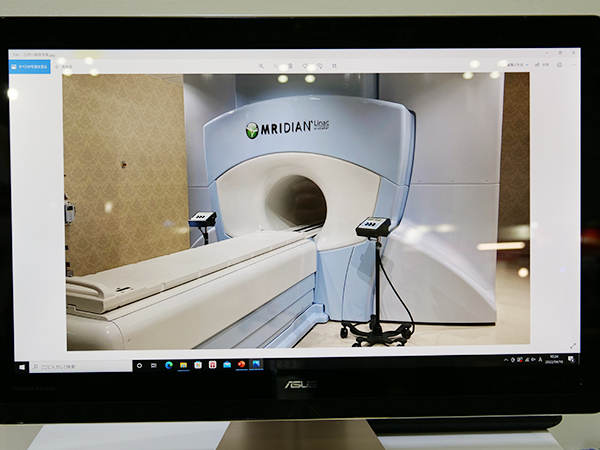 MRIとリニアック一体型の放射線治療装置「MRIdian Linac」