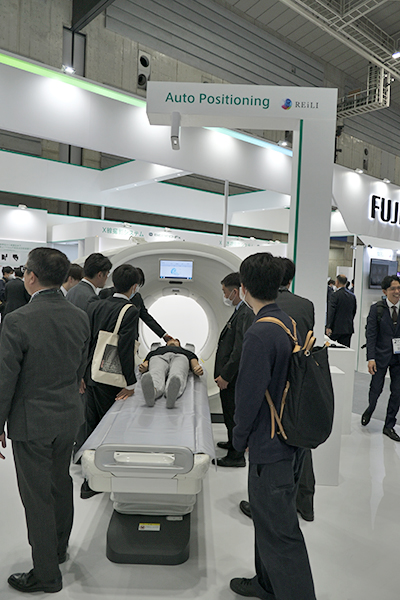 「SCENARIA View Plus」の新バージョンを展示