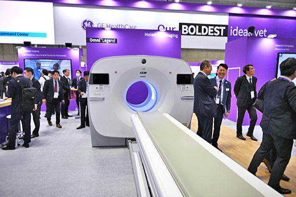 マルチトレーサー対応に進化した「Precision DL」を搭載するPET/CT 「Omni Legend」