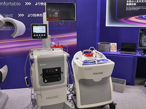 スループットを向上させる「Brevera Breast Biopsy System」（左）とマルチモダリティ対応の「ATECシステム」（右）