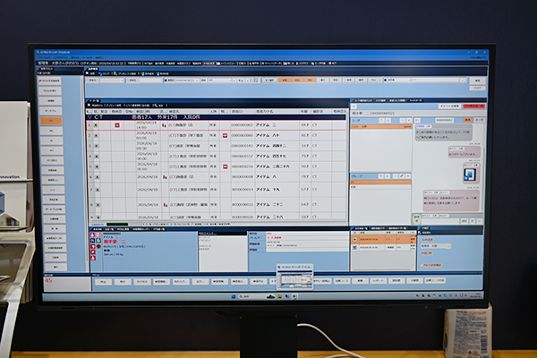 情報共有を促進し医療安全にも寄与するチャット機能