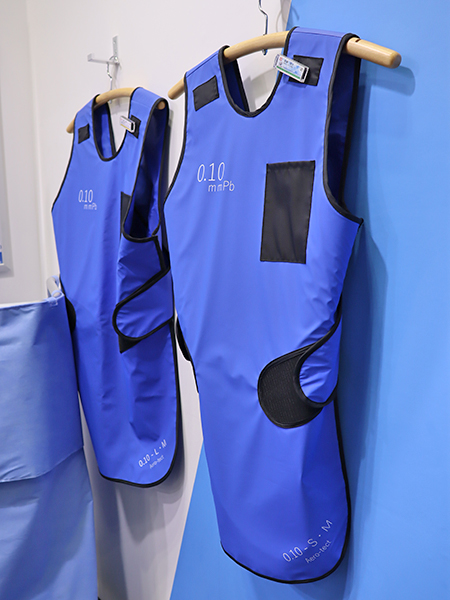 軽量な鉛フリーX線遮蔽エプロン「Aero-tect」（W.I.P.）