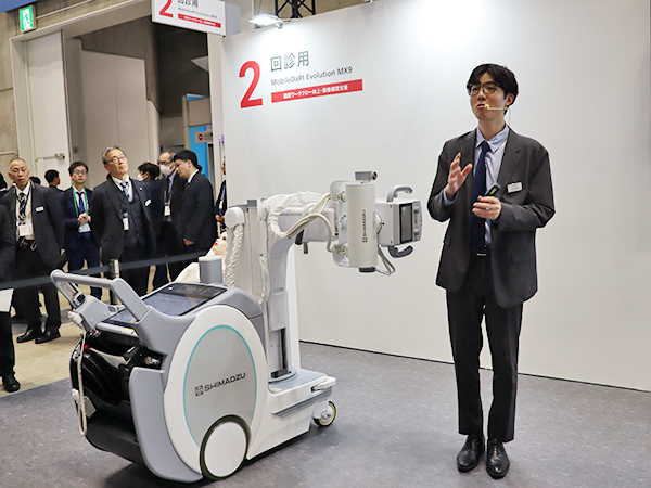 「MobileDaRt Evolution MX9 Version」ライブプレゼンテーションの様子