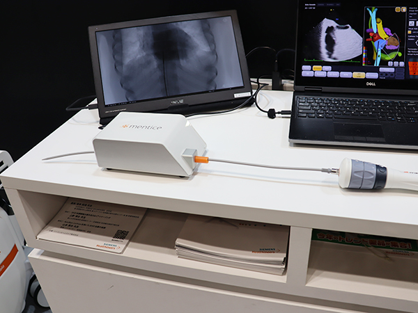AcuNav Lumos 4D ICEのトレーニング用シミュレータ