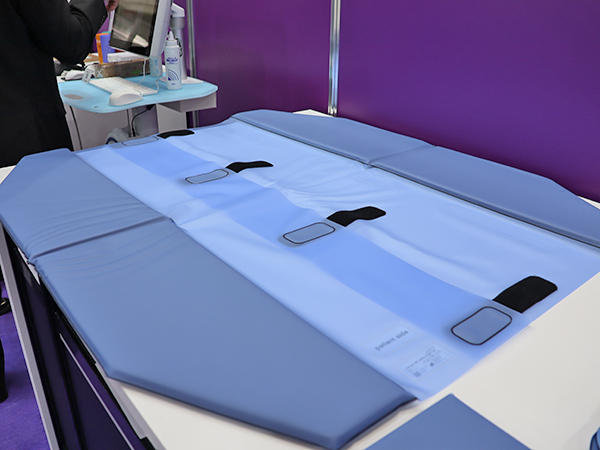 MRI用の患者位置決め補助クッション「ProFoam MRセーフティエンジェルパッド」