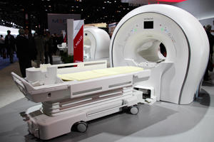 超電導3T MRI「TRILLIUM OVAL」