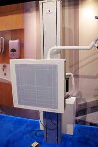 AeroDR X70の立位撮影台