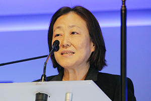 名誉会員に選出された富樫かおり氏