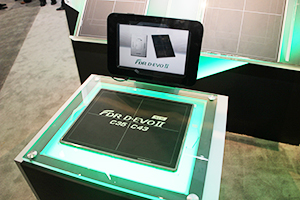 24cm×30cmの小型サイズのパネルも参考展示