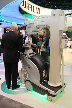 CALNEO Smartのカラーリングに合わせたFDR Go（日本ではCALNEO Go）を参考出展