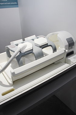 小児撮像専用16chコイル