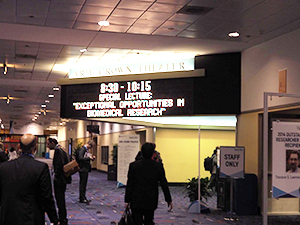 Opening Sessionが行われるArie Crown Theater