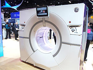 カバレッジを80mmにした「ES」もラインナップに加えた「Revolution CT」