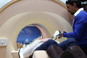 来場者が次々とIn-Bore Experienceを体験していた。