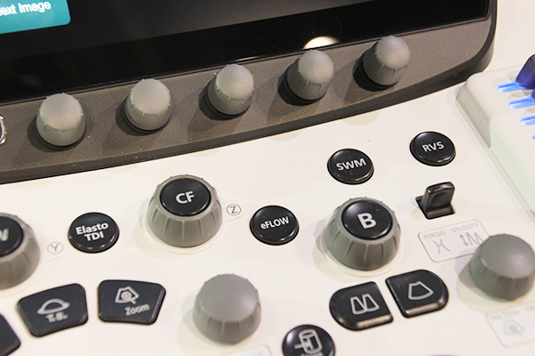 ボタンひとつで各種アプリケーションを起動できる（写真はARIETTA 850）。