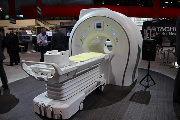 オーバルボアが特長の1.5T MRI「ECHELON OVAL」