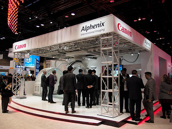 「Alphenix Sky＋」と「Aquilion ONE」を組み合わせた最新のAngio-CTシステムを展示