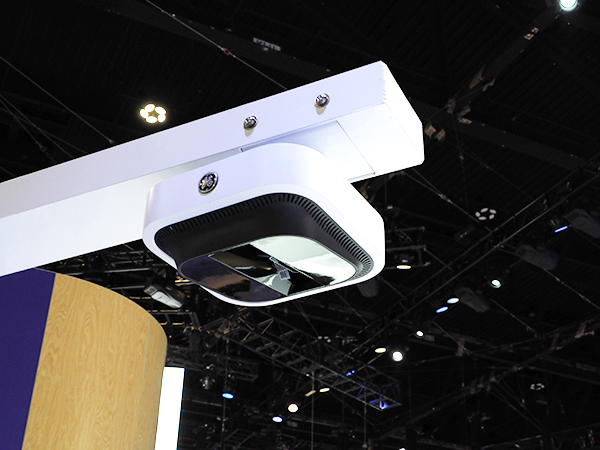 「Omni」は「Deep Learning カメラユニット」によりポジショニングの自動化が可能