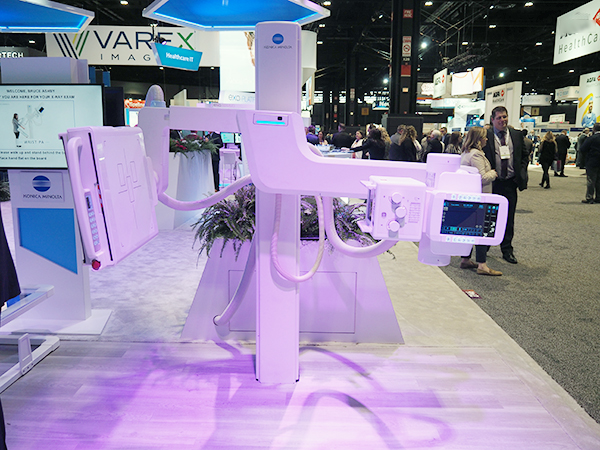 Uアーム装置「KDR AU System」。整形外科領域を対象に比較的小規模な施設向けに展開