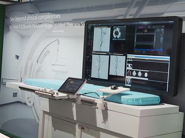 天井走行式Cアーム装置「Azurion 7 C20 with FlexArm」