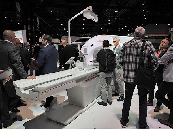 発表から1年が過ぎても多くの参加者の関心を集めた「NAEOTOM Alpha」