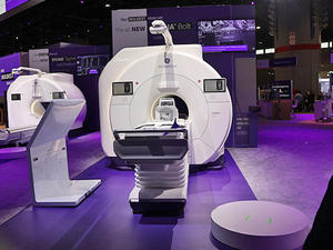 研究機の高スペックと臨床機の汎用性を両立する3T MRI「SIGNA Bolt」（薬機法未承認）