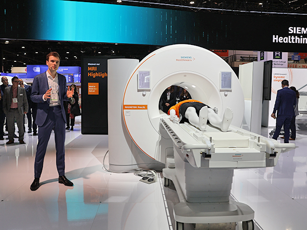 IVRに対応するヘリウムフリー0.55T MRI「MAGNETOM Free.XL」