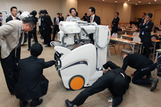 参加者が実機に触れてDRX-Revolutionの機能を体験