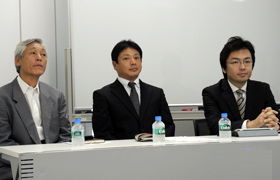 左から，成田徹郎氏（eヘルスコネクトコンソーシアム），北川哲也氏（JRCエンジニアリング），伊東　学氏（日本エンブレース）