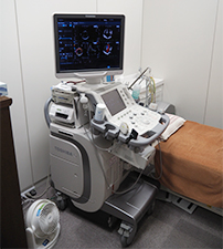 4階のエコー室にある東芝社製超音波診断装置「Aplio 400」