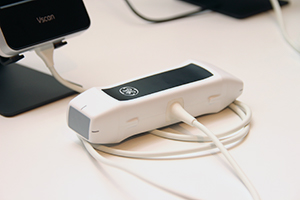 リニアとセクタを1本にまとめたVscan Dual Probe