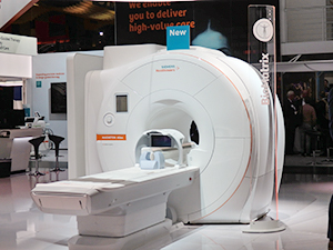 再現性・生産性向上を実現する1.5T MRI「MAGNETOM Altea」
